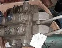 Блок ходовых обратных клапанов 4137.78857